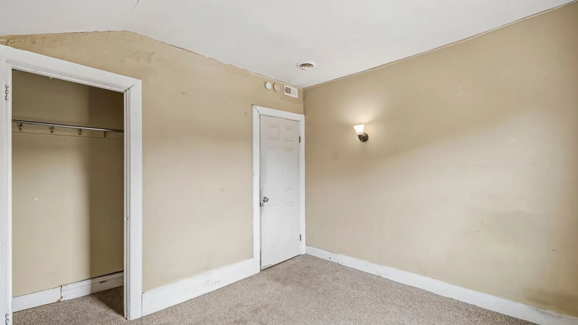 Property at 15 W Northrup Place, Buffalo, NY 14214 16
