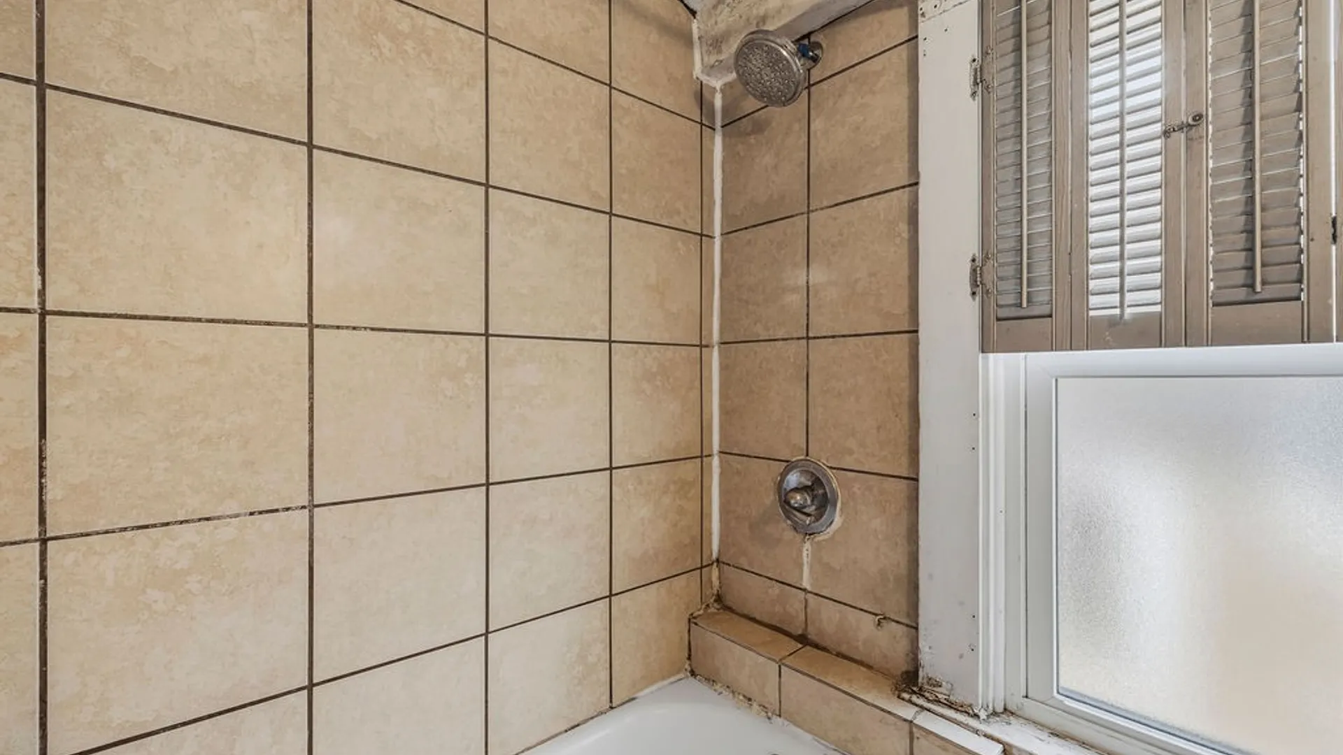 Property at 15 W Northrup Place, Buffalo, NY 14214 18