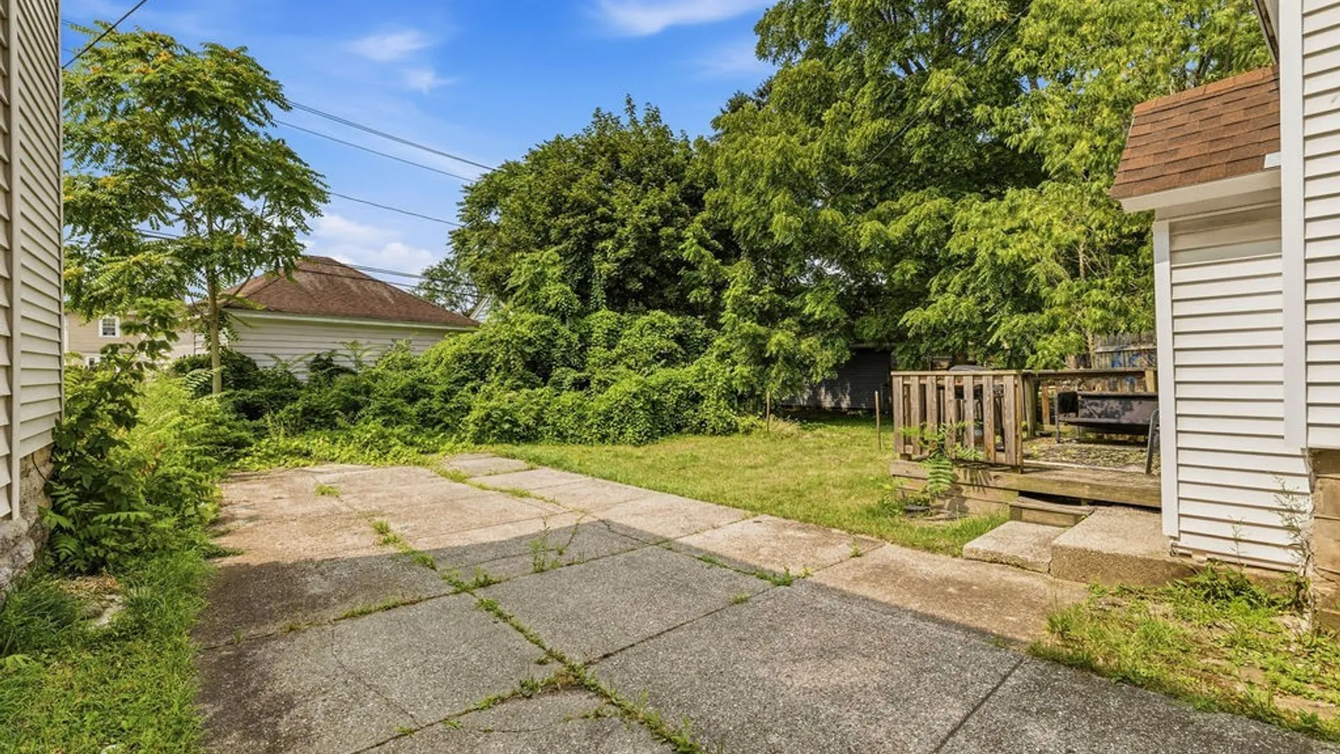Property at 37 Northrup Place, Buffalo, NY 14214 25