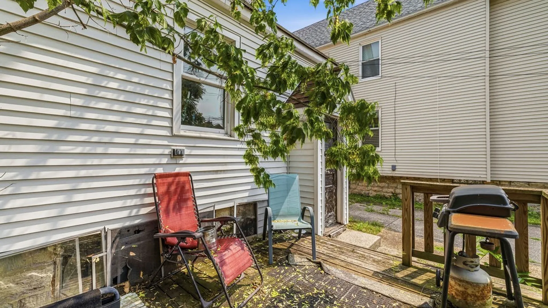 Property at 37 Northrup Place, Buffalo, NY 14214 27