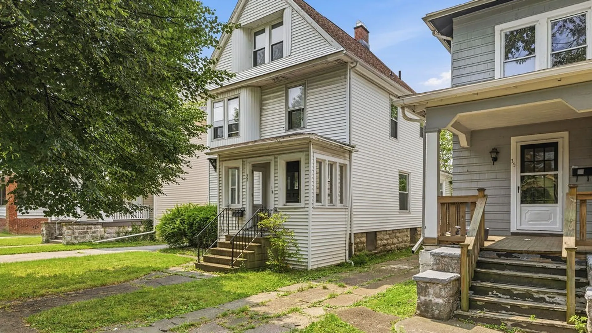 Property at 37 Northrup Place, Buffalo, NY 14214 2