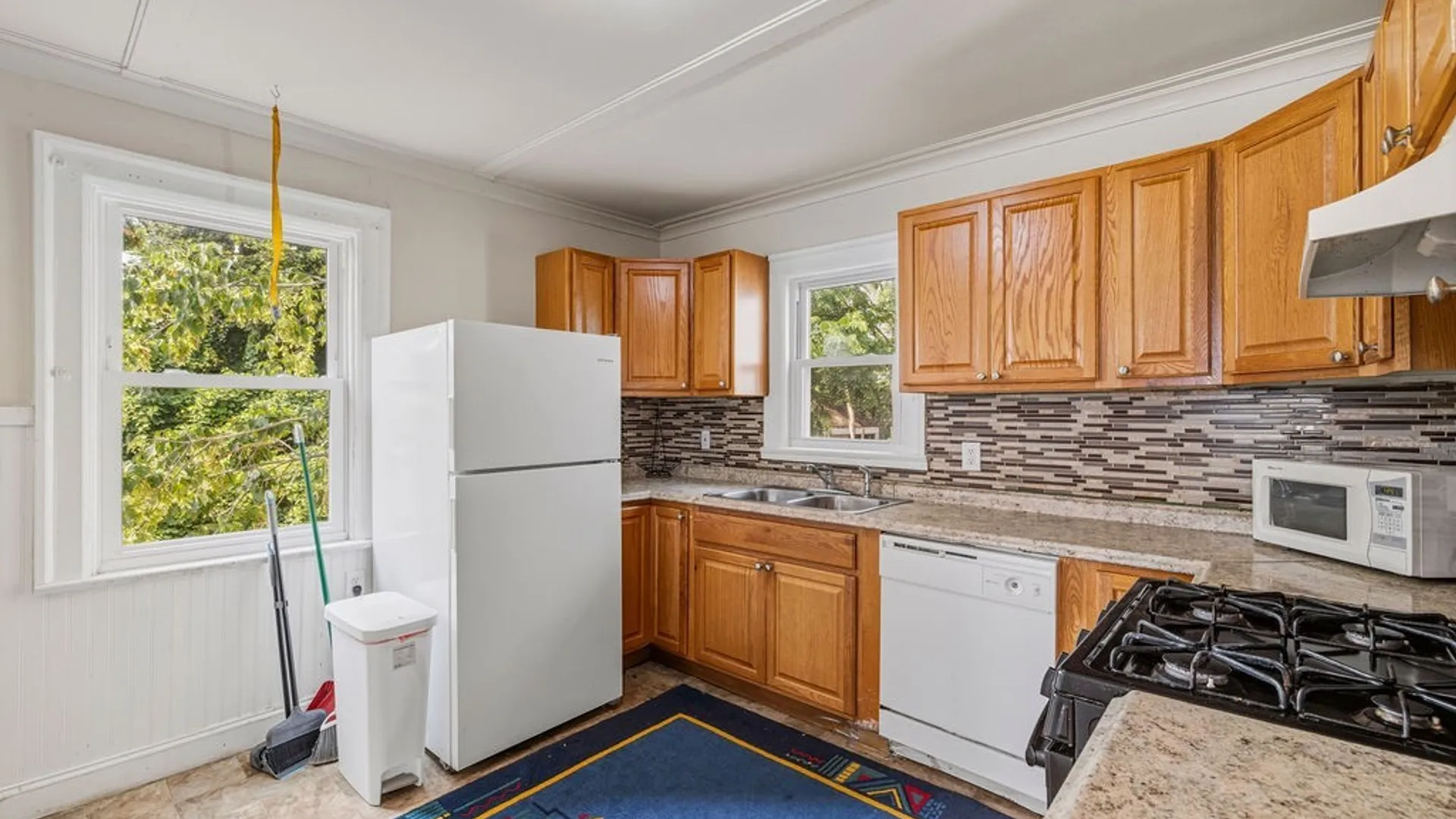 Property at 37 Northrup Place, Buffalo, NY 14214 8