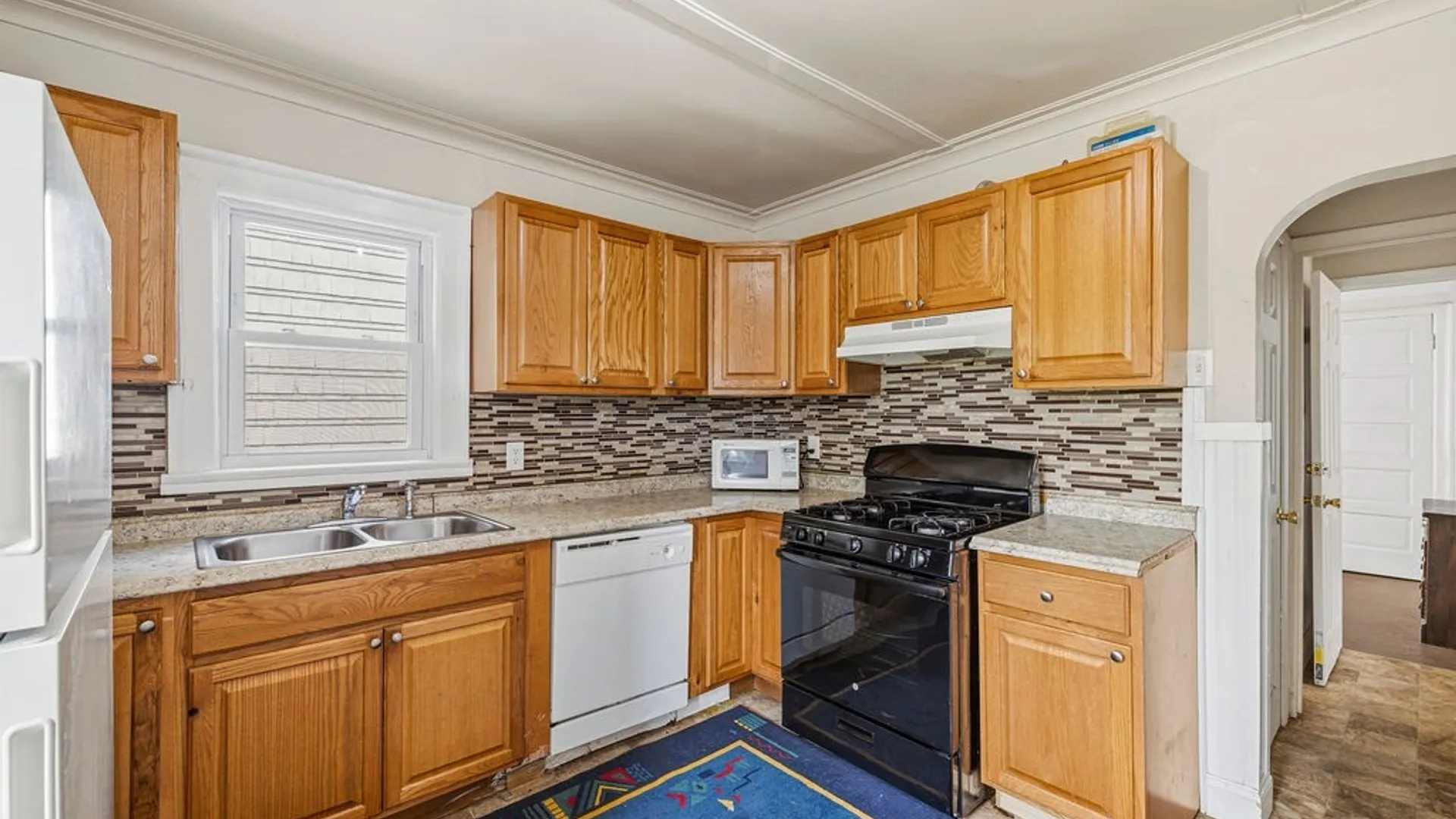 Property at 37 Northrup Place, Buffalo, NY 14214 9
