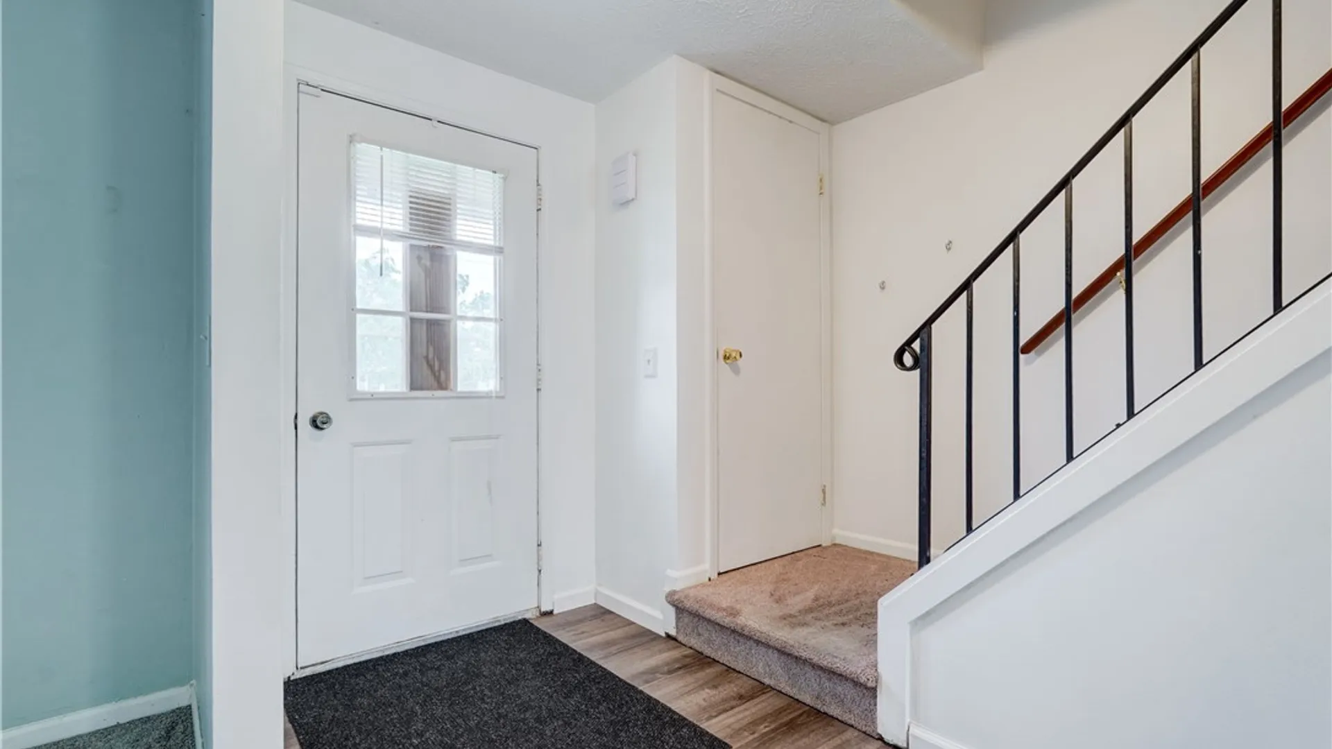 Property at 138 Pebbleview Dr, Greece, NY 14612 2
