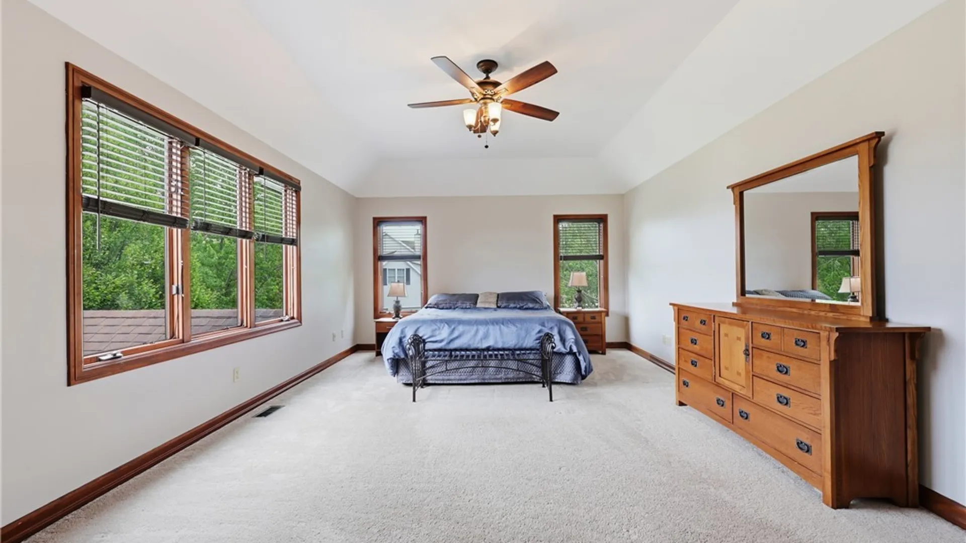 Property at 6236 Cloverleaf Drive, Clarence, NY 14051 21