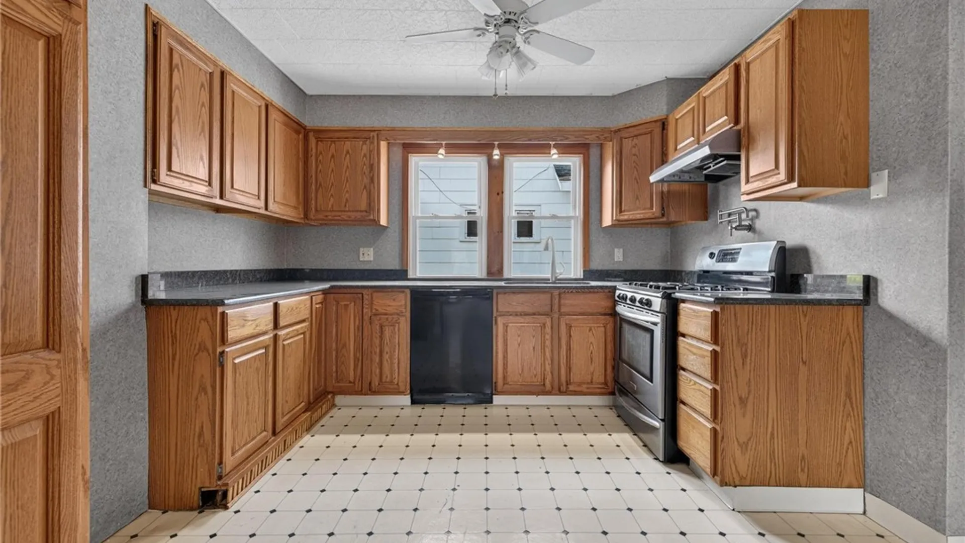 Property at 104 Bellwood Avenue, West Seneca, NY 14224 5