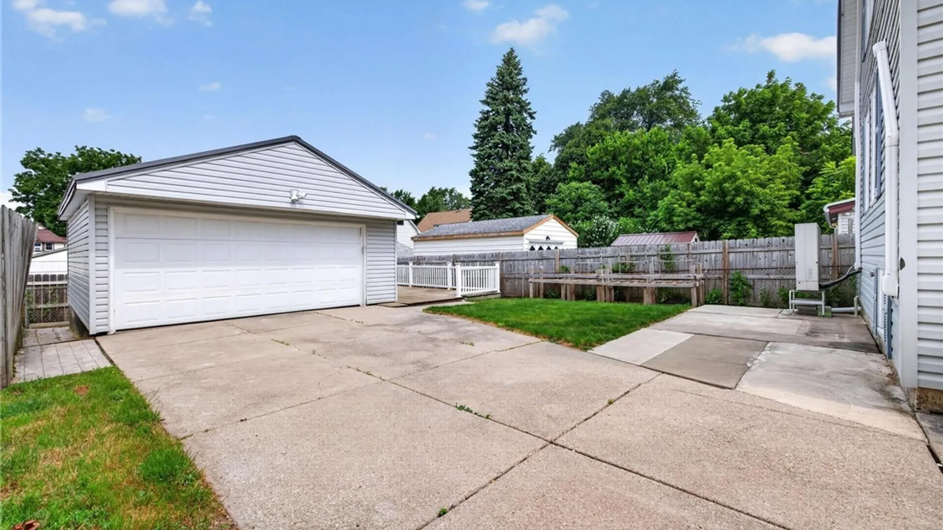 Property at 104 Bellwood Avenue, West Seneca, NY 14224 36
