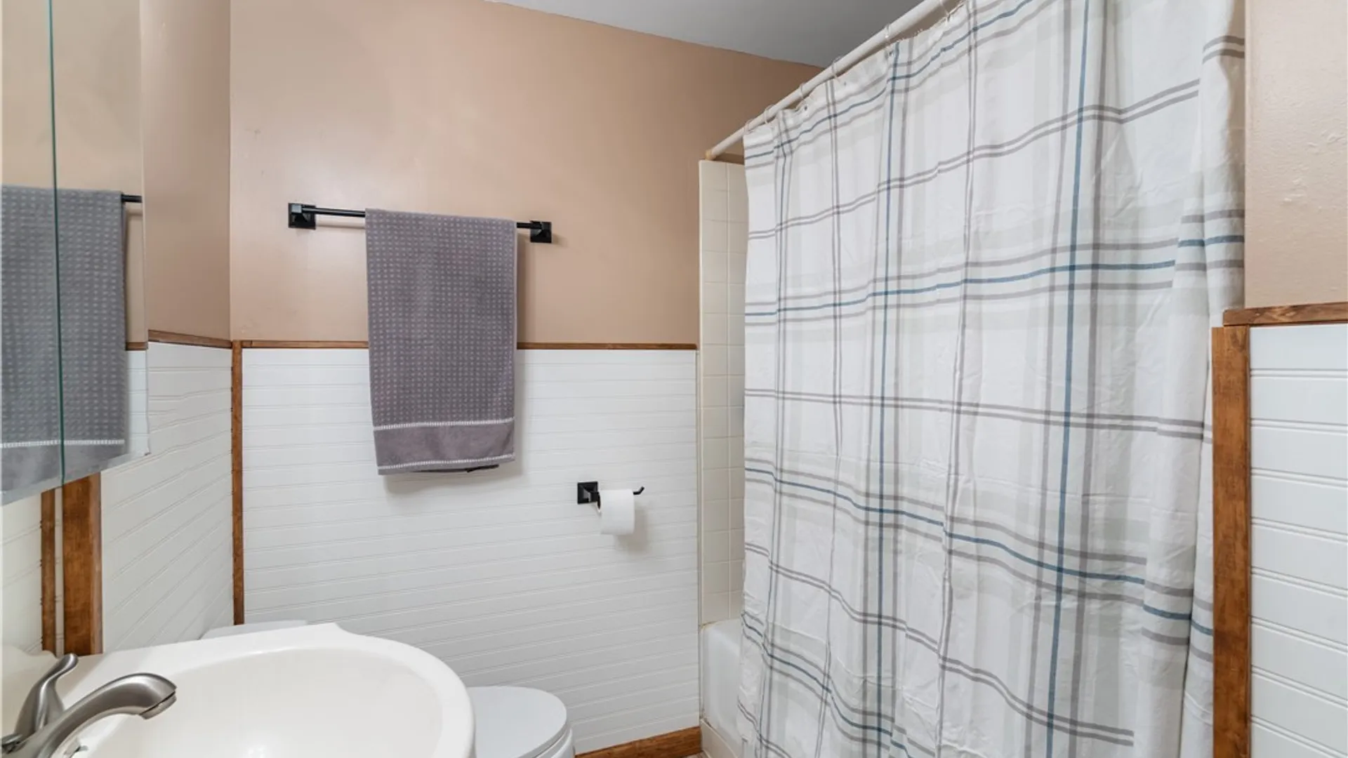 Property at 117 Emerald Drive, West Seneca, NY 14224 18