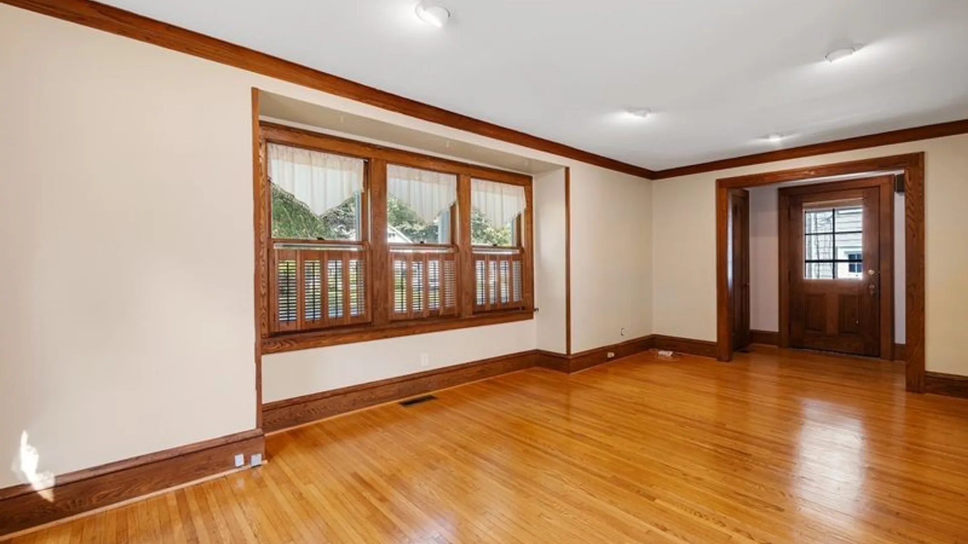 Property at 130 Dunning Avenue, Webster, NY 14580 10