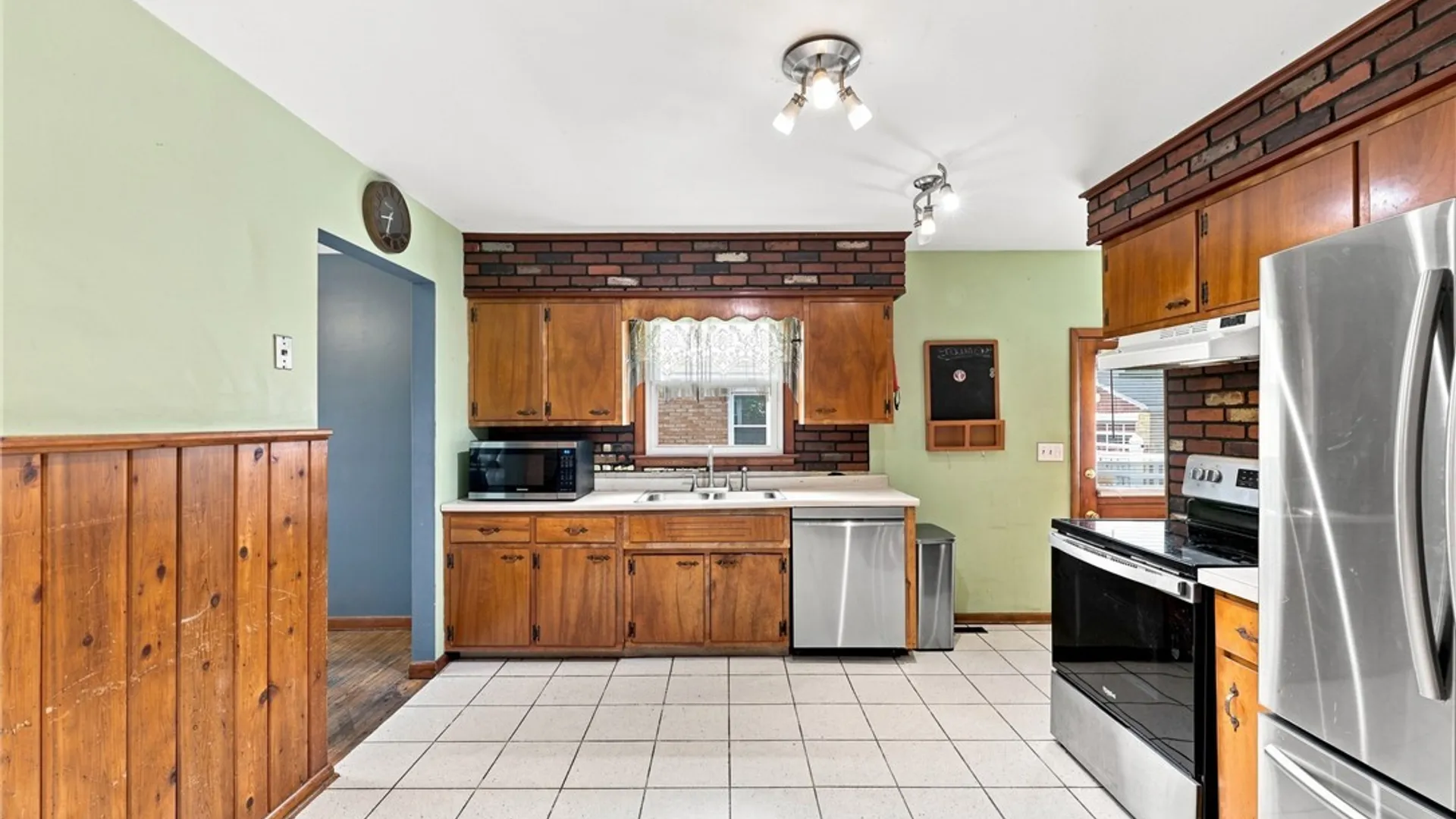 Property at 289 French Road, Cheektowaga, NY 14043 15