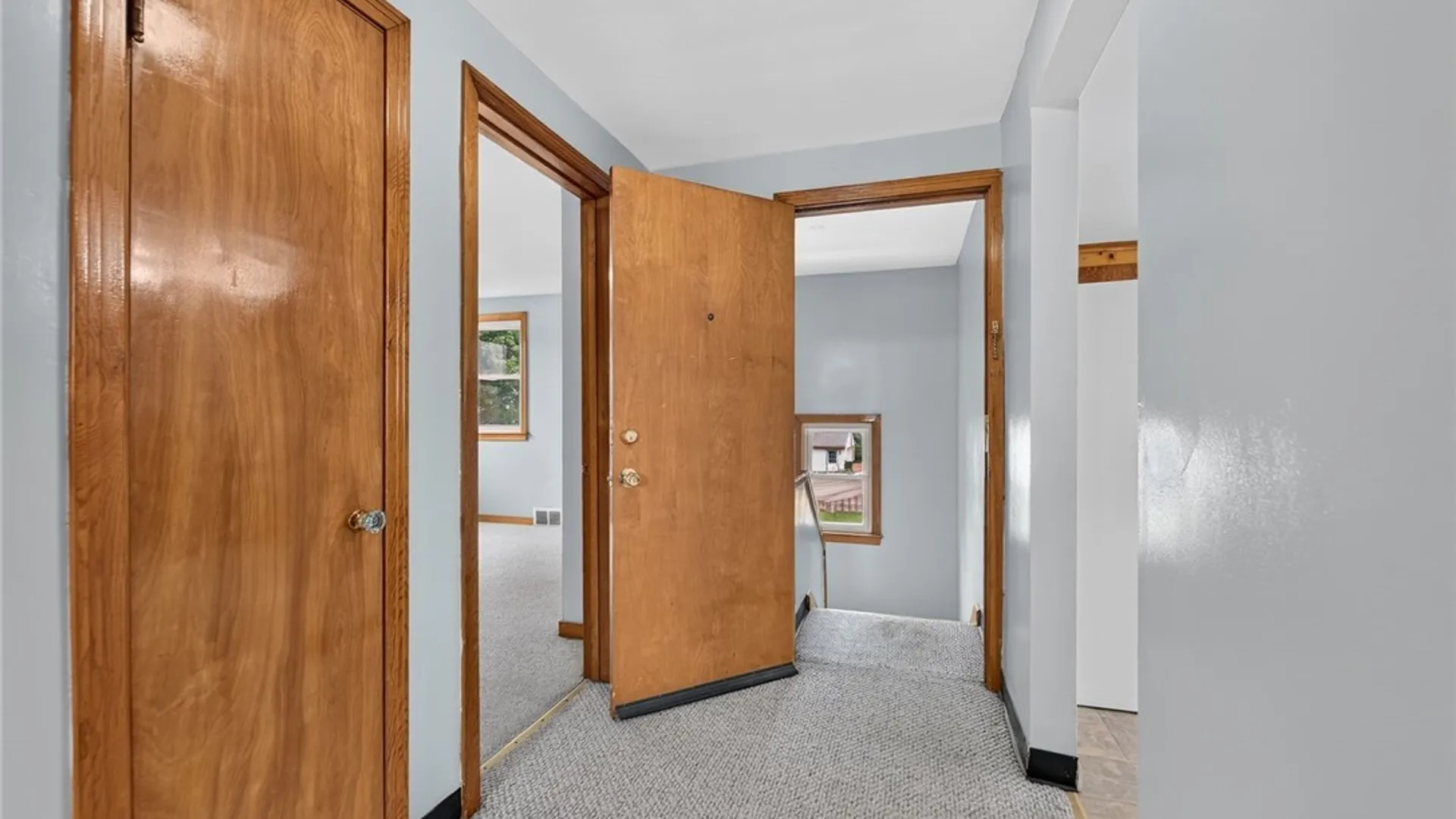 Property at 8 Evergreen Place, Cheektowaga, NY 14225 32