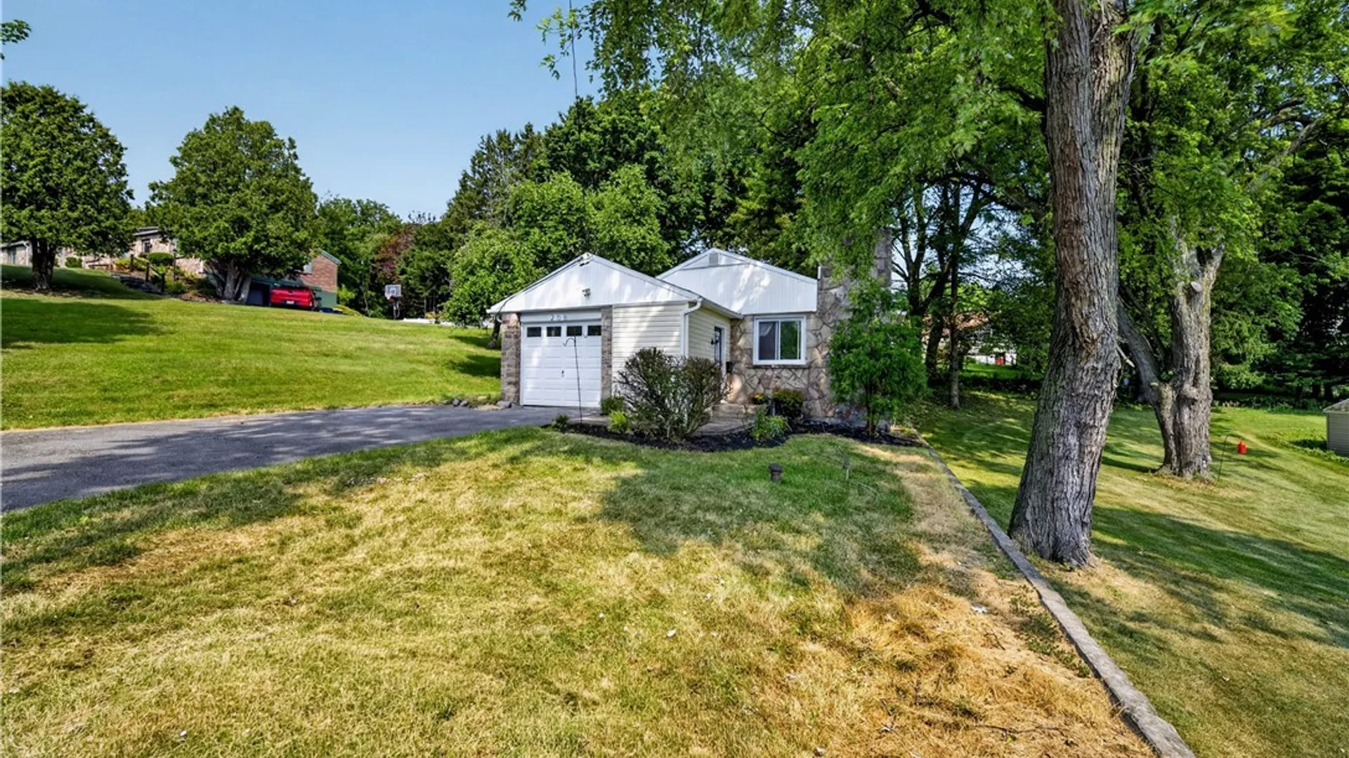 Property at 208 Danbury Drive, Camillus, NY 13219 4