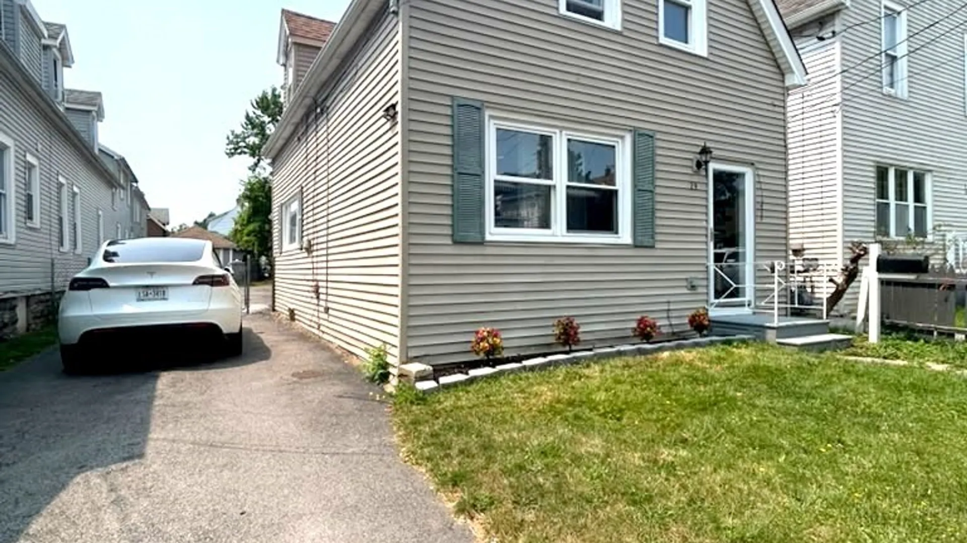 Property at 24 Euclid Avenue, Cheektowaga, NY 14211 3