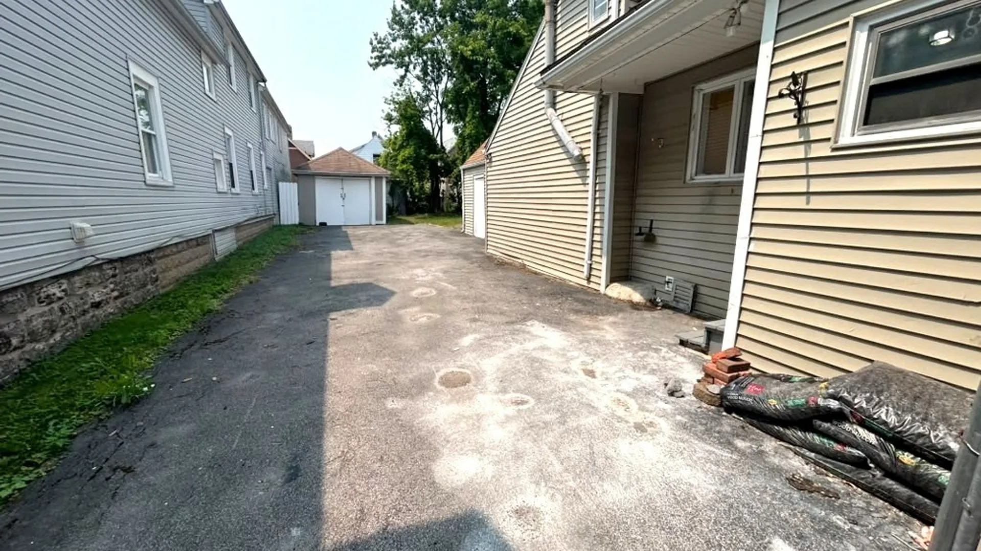 Property at 24 Euclid Avenue, Cheektowaga, NY 14211 4