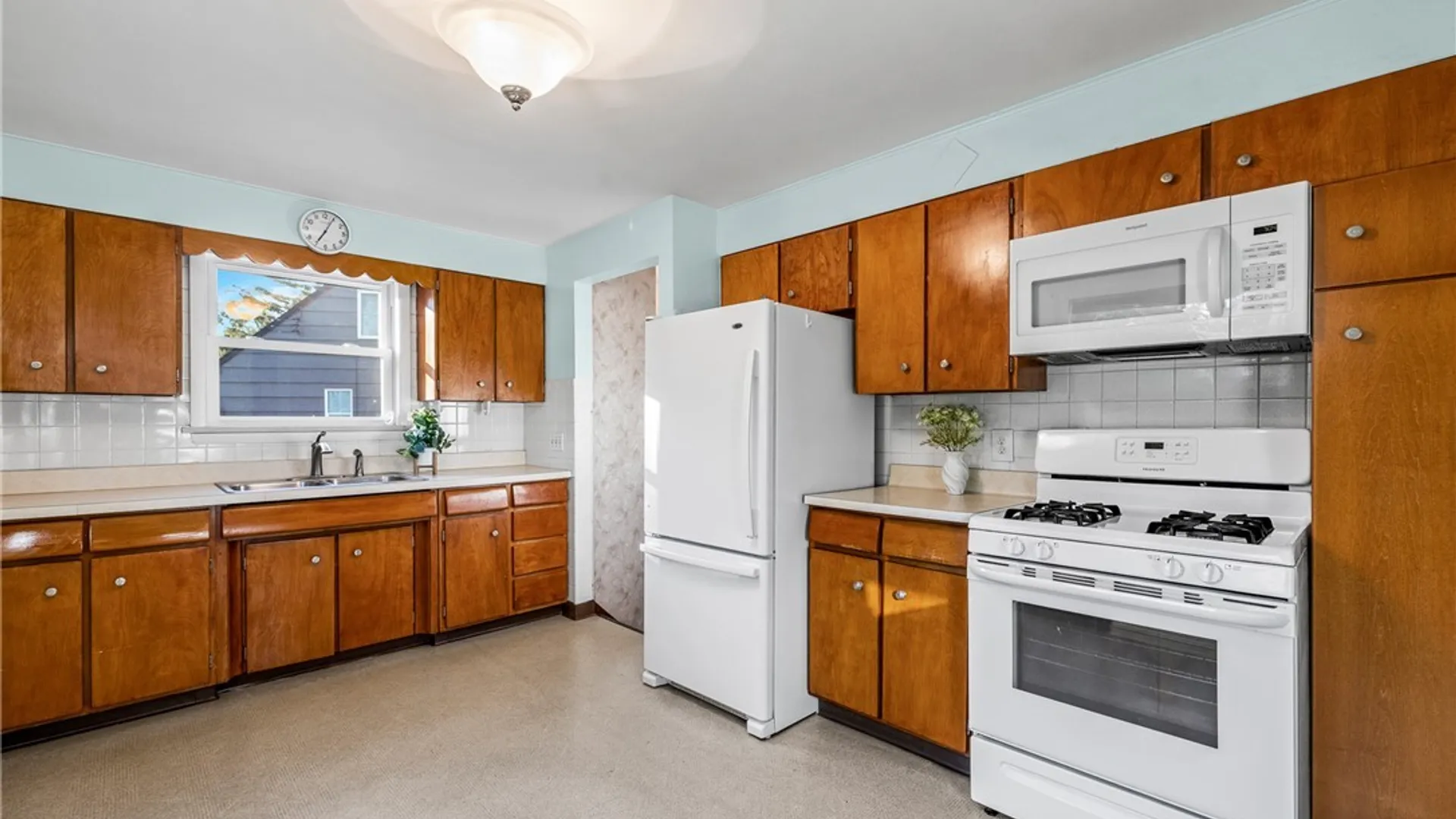 Property at 112 University Avenue, Cheektowaga, NY 14043 12