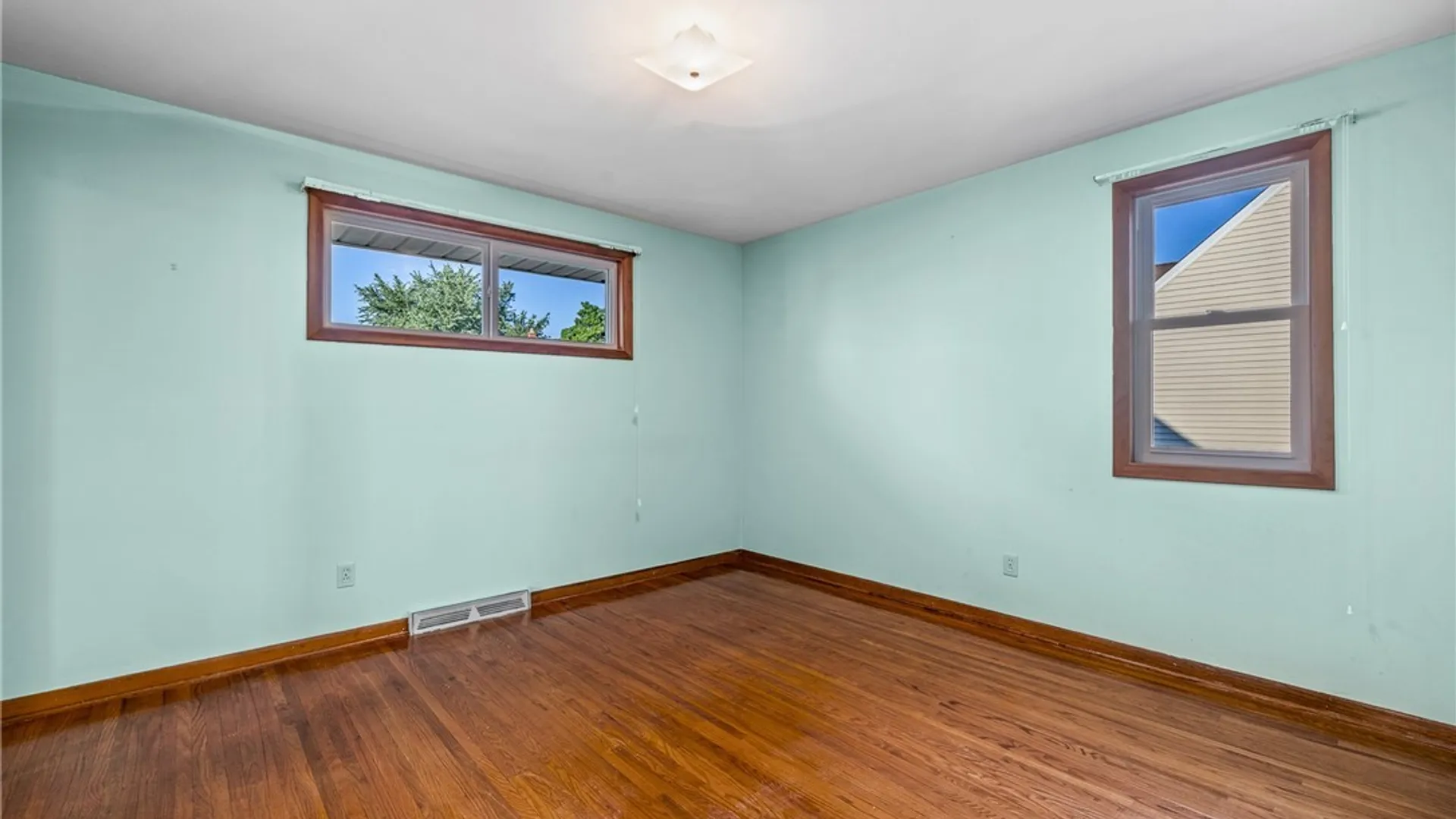 Property at 112 University Avenue, Cheektowaga, NY 14043 17