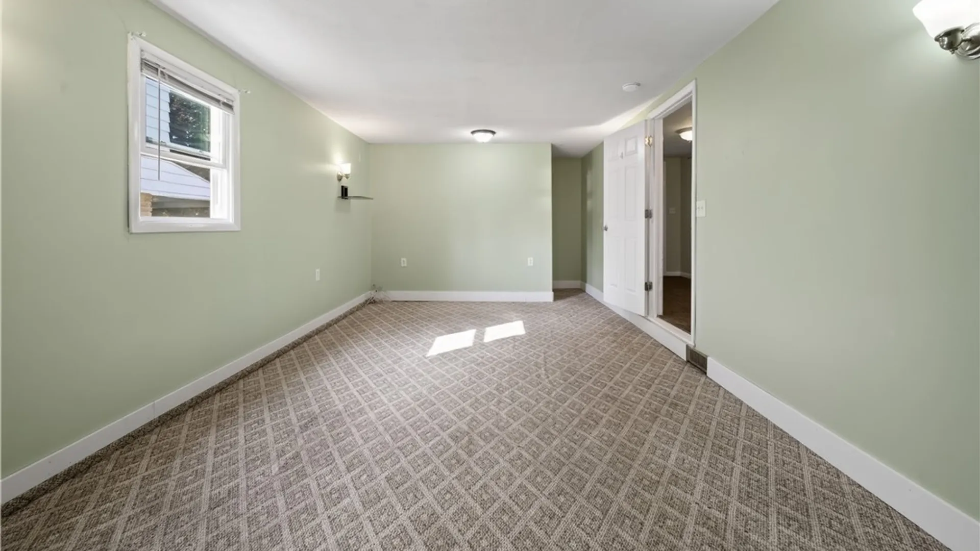 Property at 124 Glendale Avenue, Salina, NY 13088 12