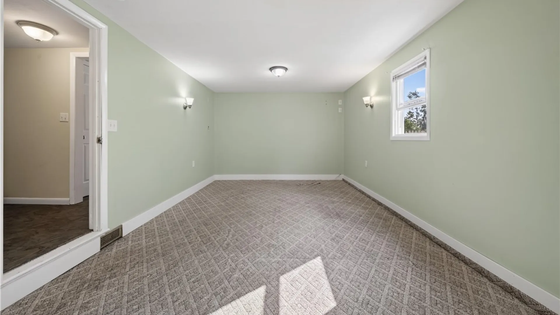 Property at 124 Glendale Avenue, Salina, NY 13088 13