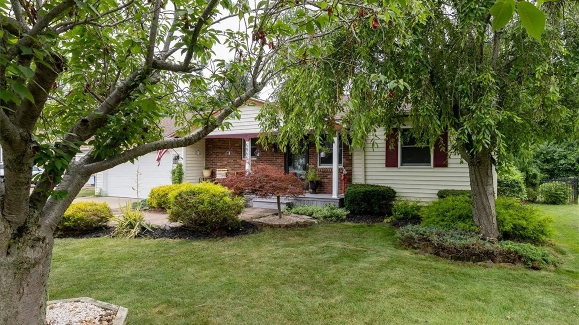 Property at 5866 Lakecrest Drive, Hamburg, NY 14085 3