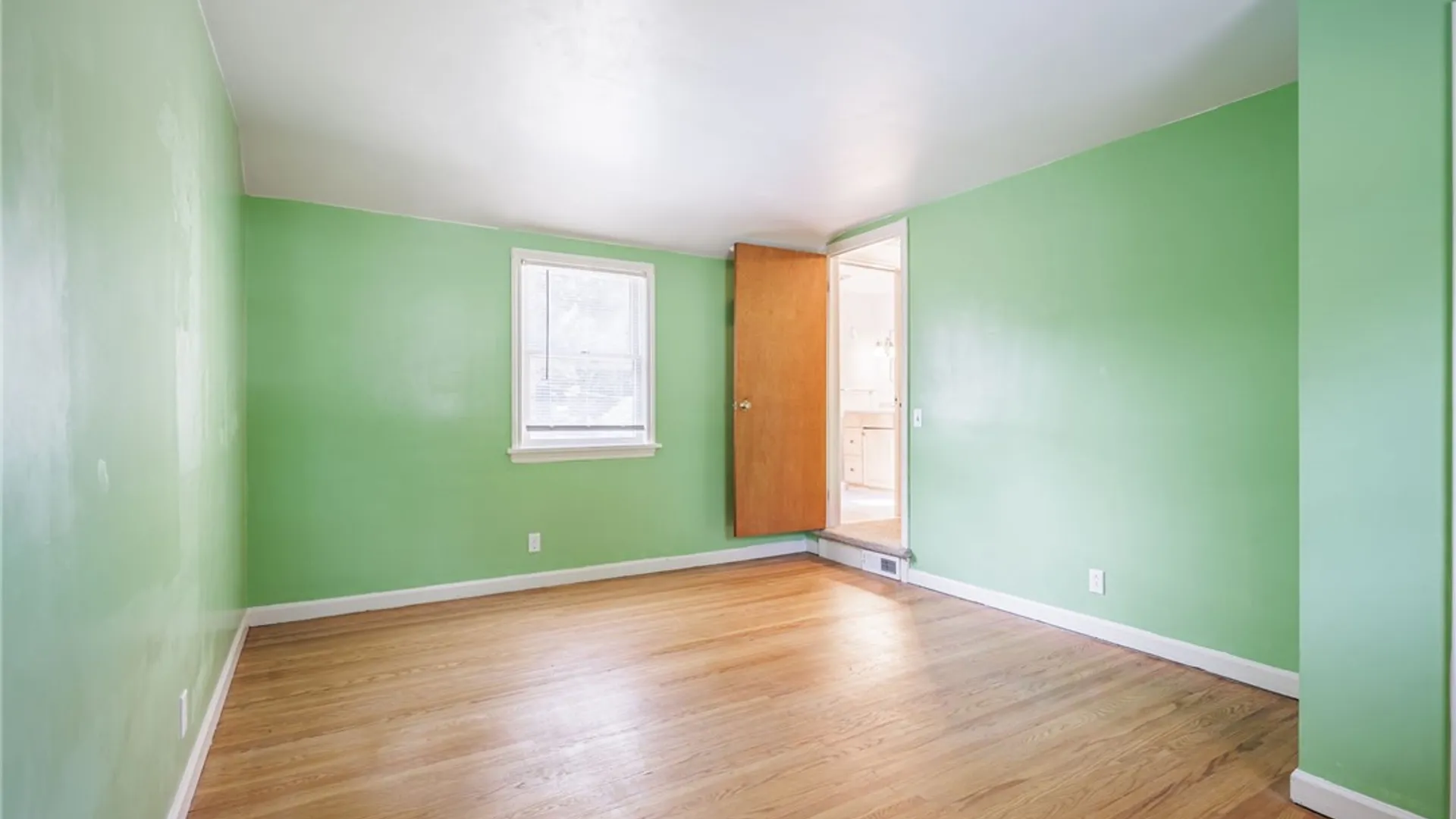 Property at 79 Bellehurst Drive, Irondequoit, NY 14617 24