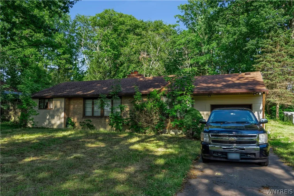Property at 1935 Transit Road, Elma, NY 14059