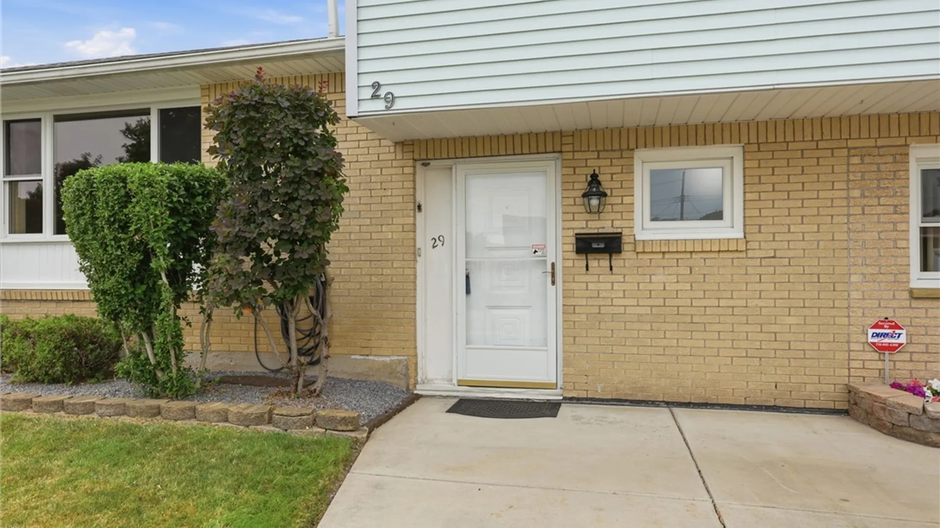 Property at 29 Rosemead Lane, Cheektowaga, NY 14227 4