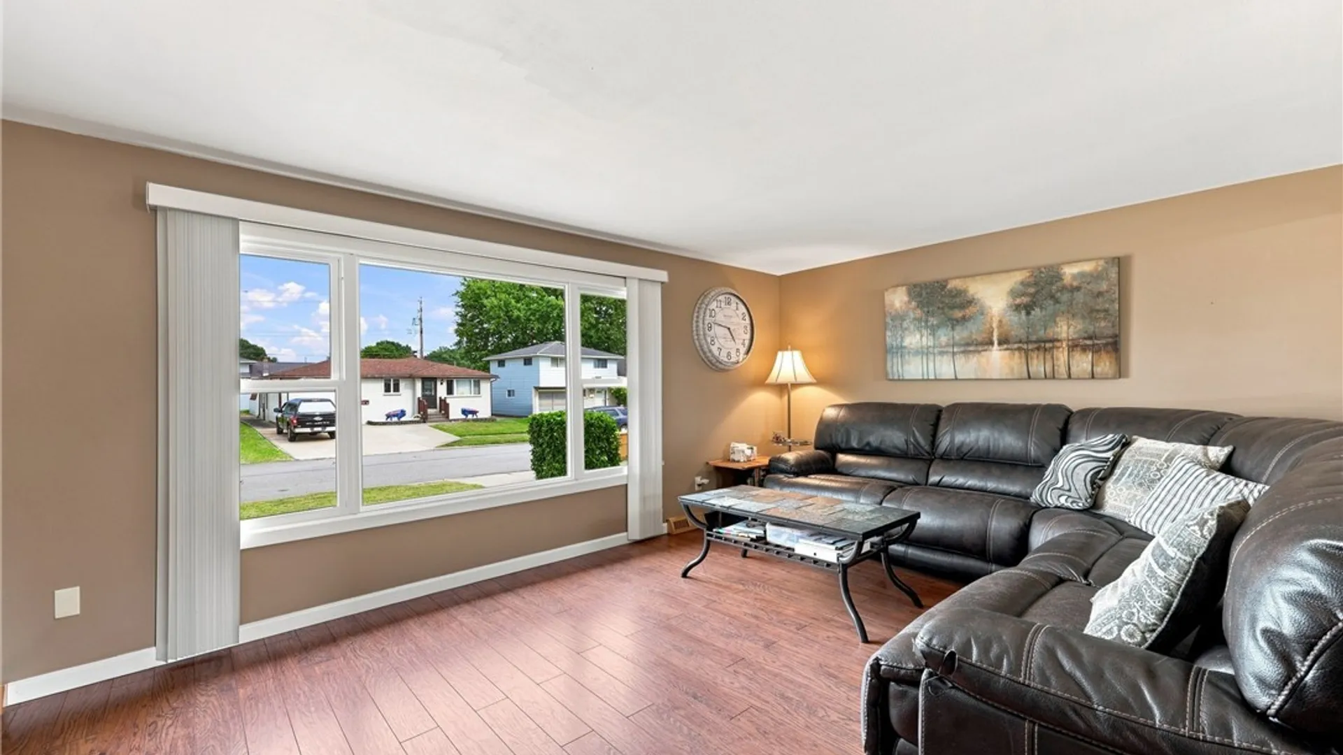 Property at 29 Rosemead Lane, Cheektowaga, NY 14227 11