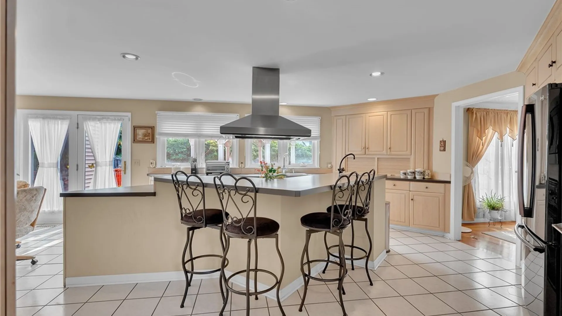 Property at 3 Silver Maple Court, Amherst, NY 14068 21