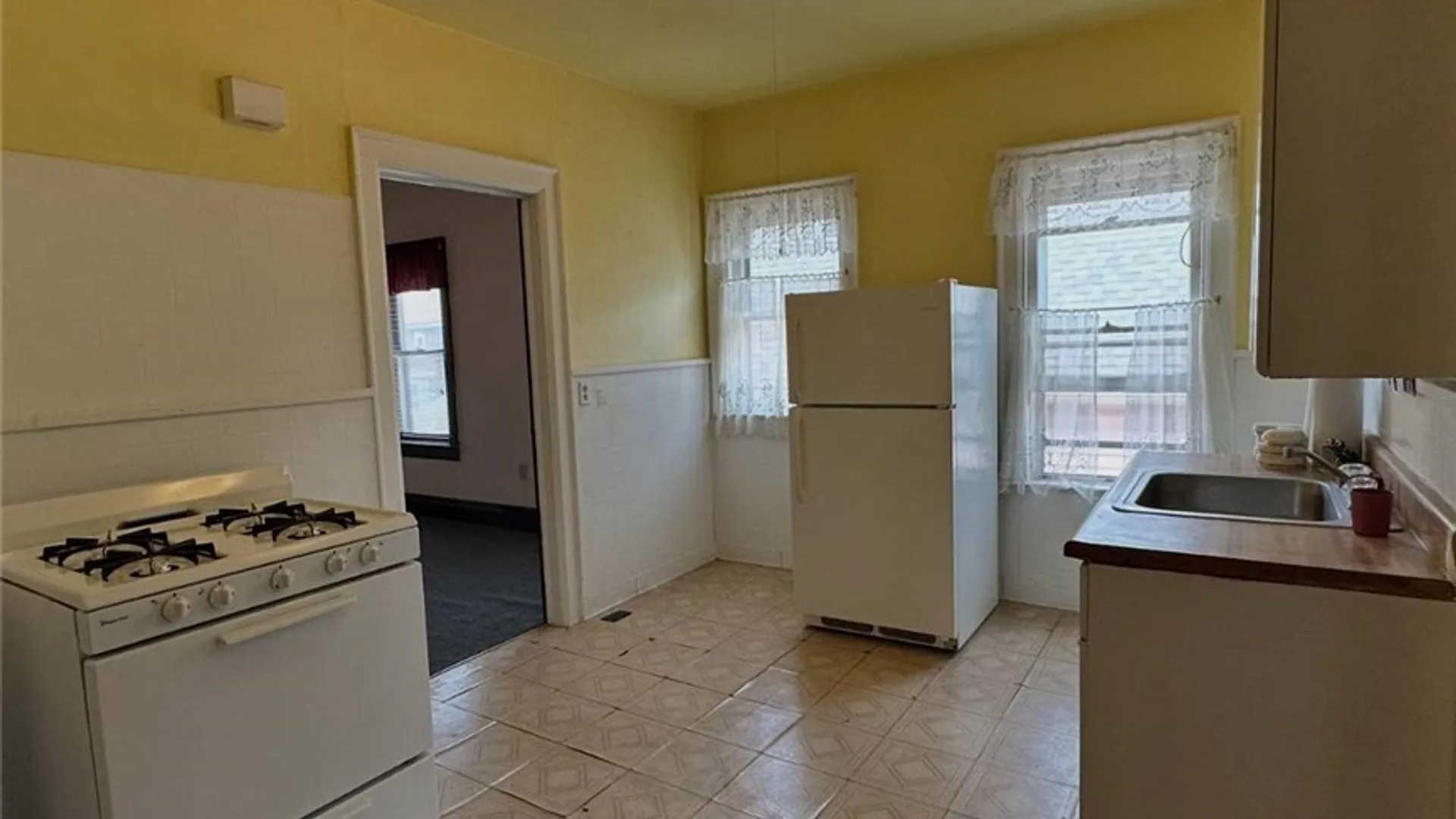 Property at 35 Columbus Avenue, Buffalo, NY 14220 16