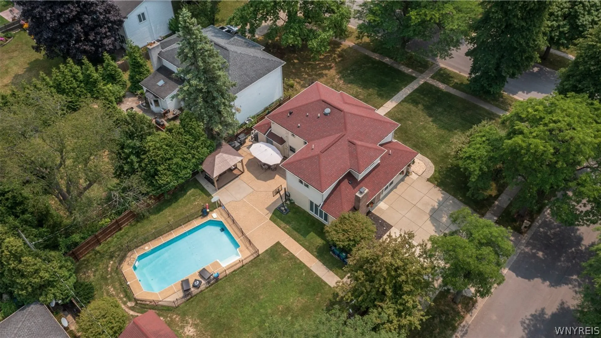 Property at 154 Chasewood Lane, Amherst, NY 14051 5