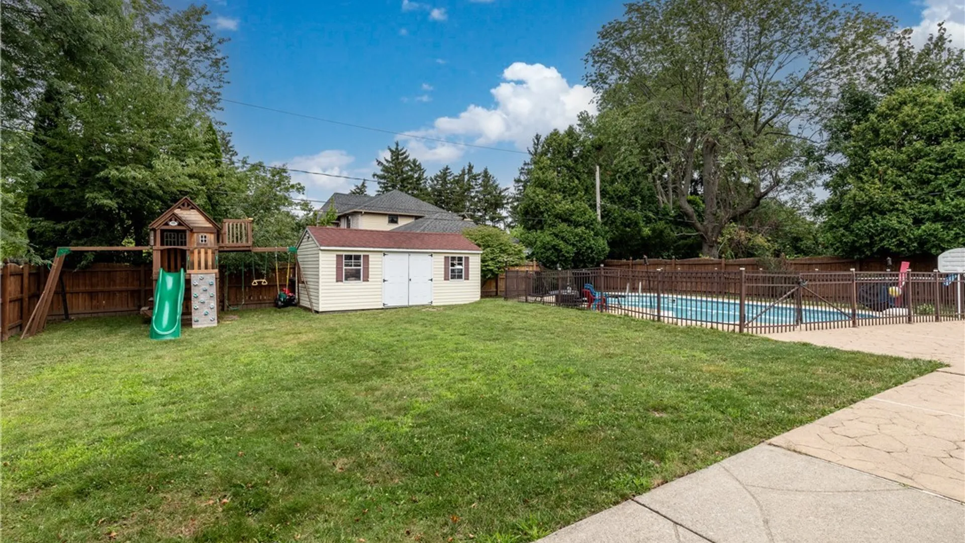 Property at 154 Chasewood Lane, Amherst, NY 14051 47
