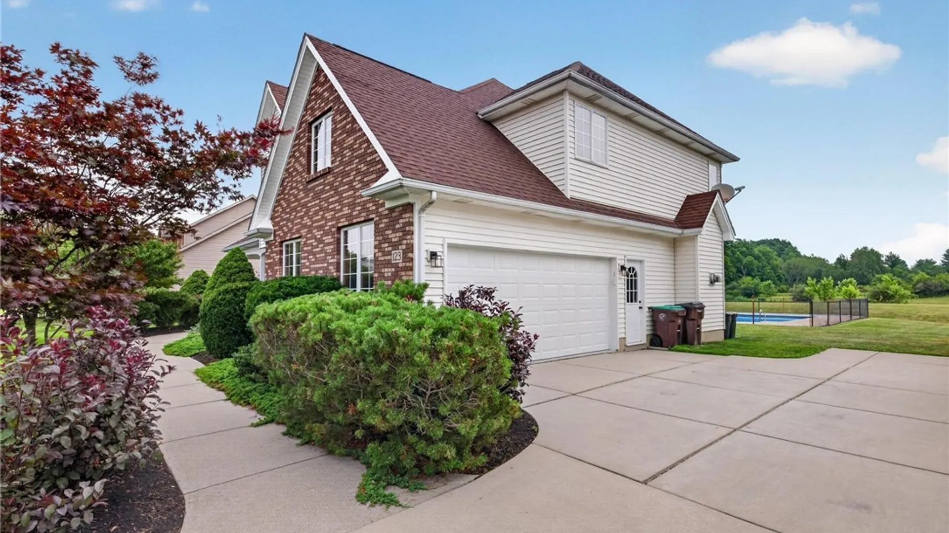 Property at 123 Ashwood Lane, Orchard Park, NY 14127 2