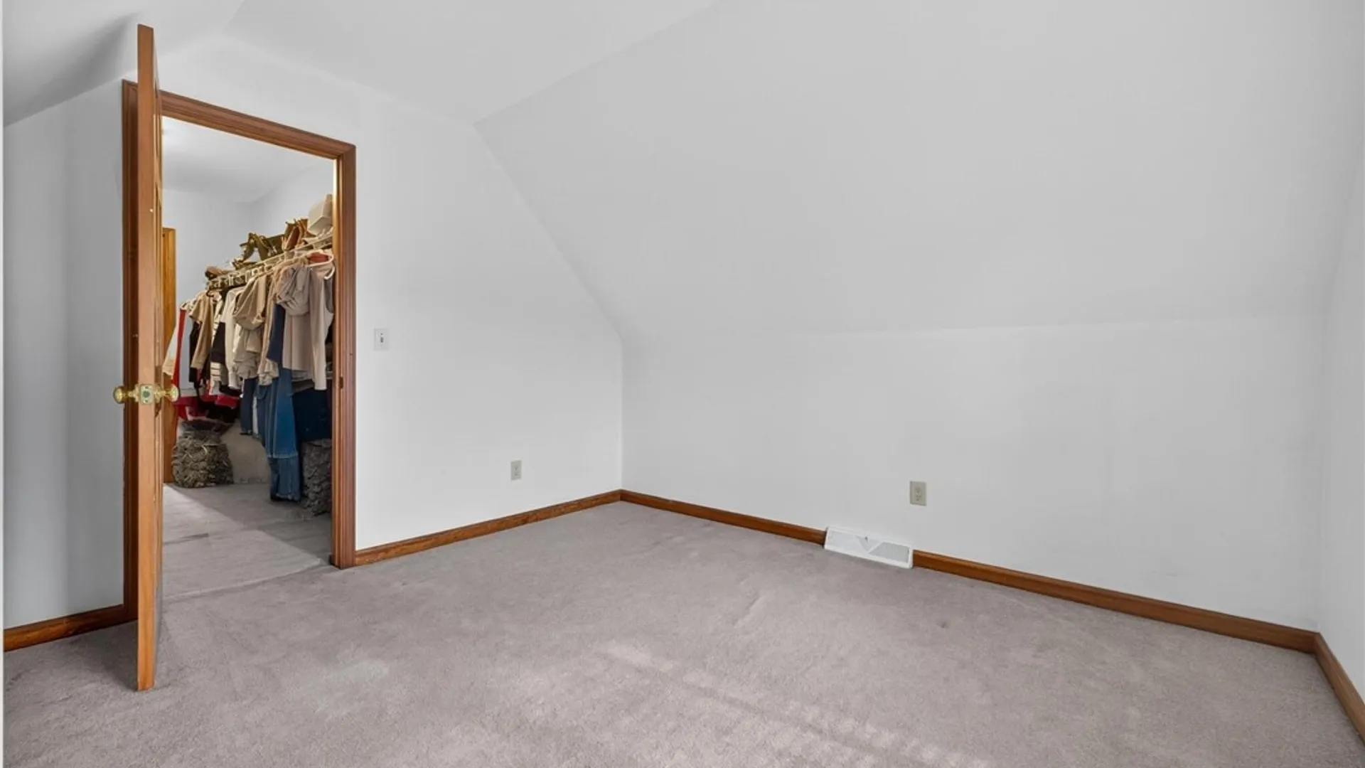 Property at 123 Ashwood Lane, Orchard Park, NY 14127 31
