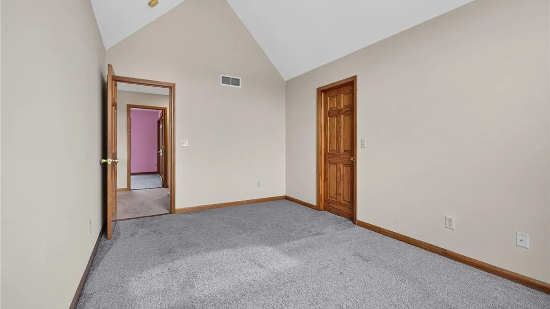 Property at 123 Ashwood Lane, Orchard Park, NY 14127 34