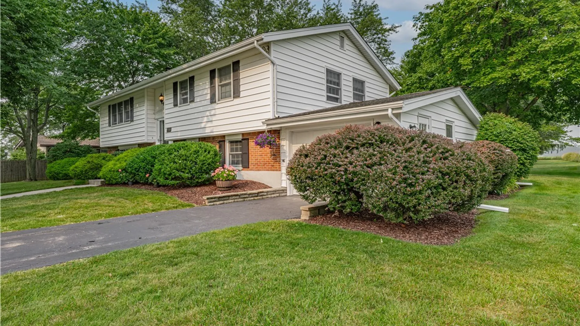 Property at 5500 Keck Road, Lockport Town, NY 14094 11