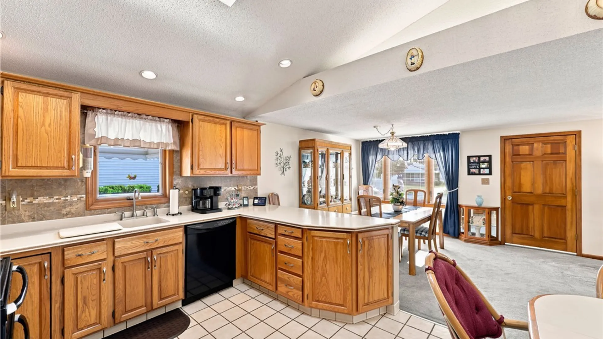 Property at 970 Riverview Boulevard, Tonawanda, NY 14150 13