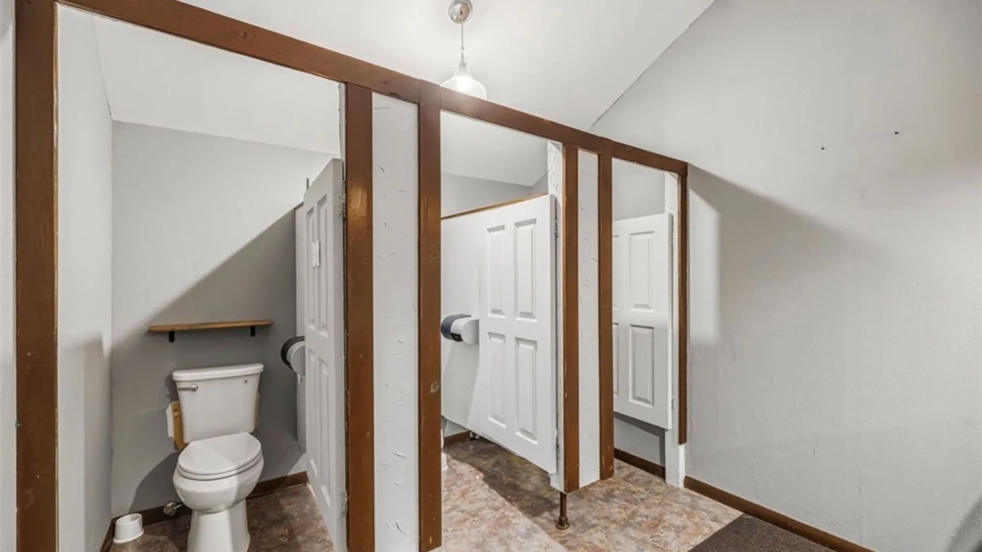 Property at 810 Center Street, Lewiston, NY 14092 17