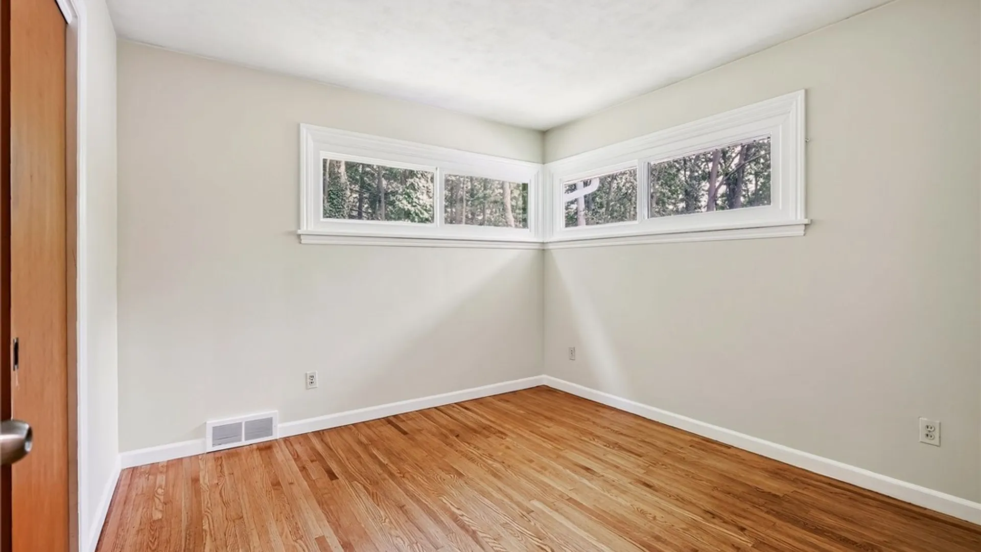 Property at 82 Burrows Hills Drive, Penfield, NY 14625 23
