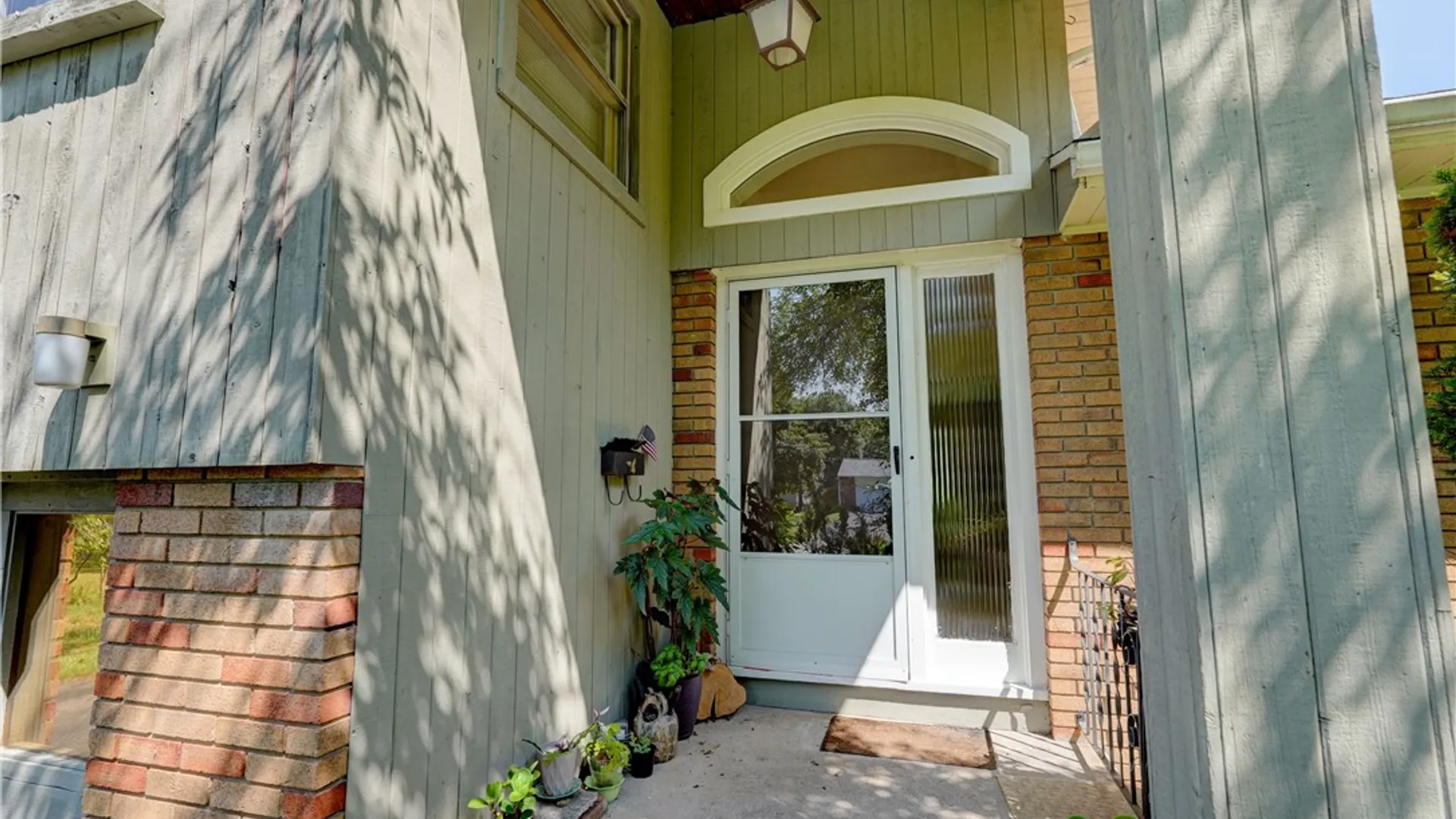 Property at 315 Dunrovin Lane, Brighton, NY 14618 3
