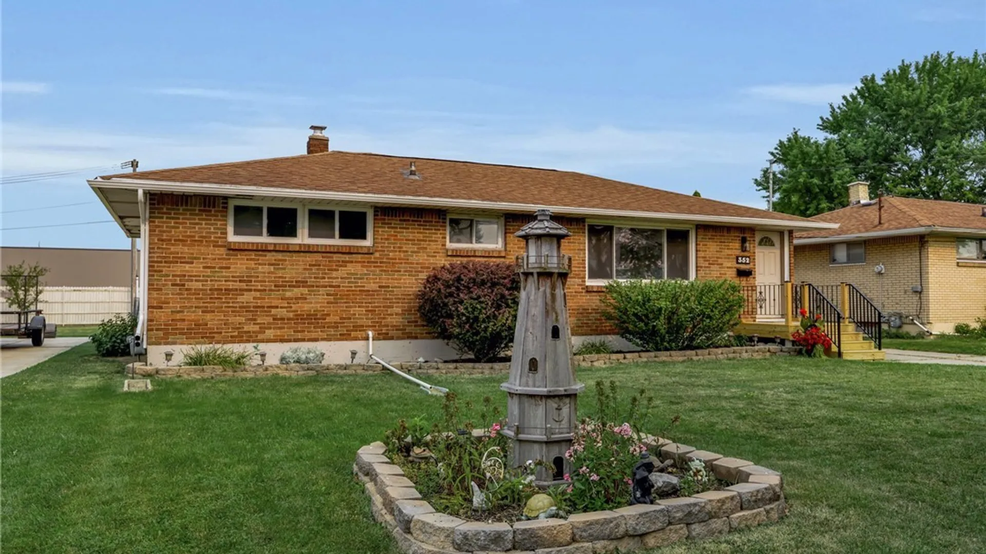 Property at 352 Two Mile Creek Road, Tonawanda, NY 14150 4