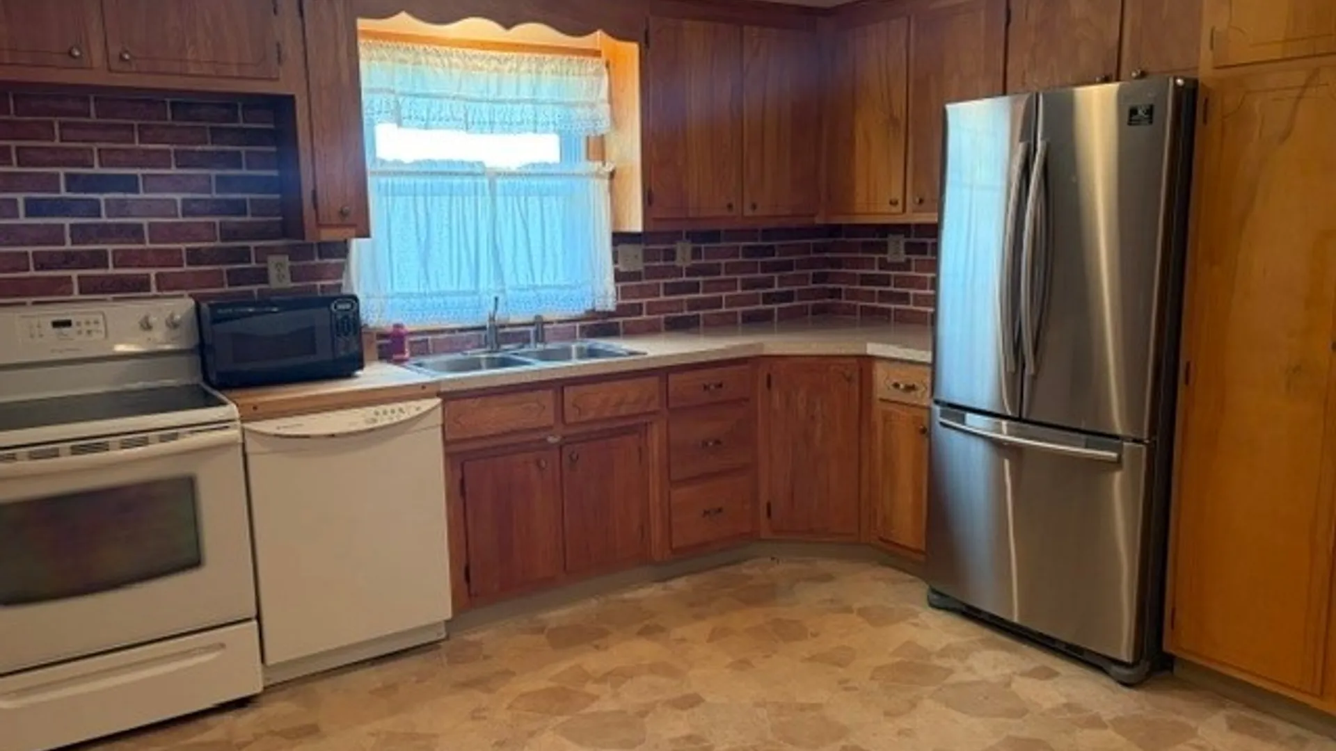 Property at 4875 Thornwood Drive, Salina, NY 13088 8