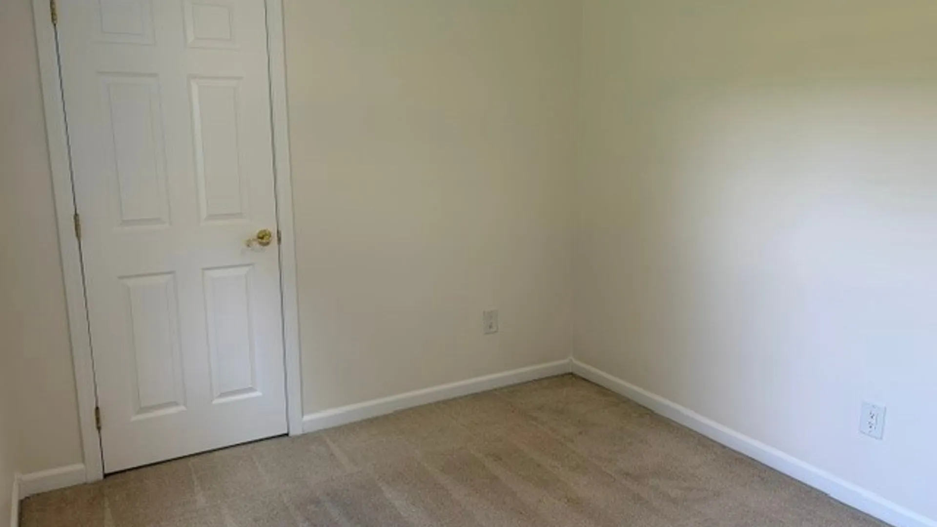 Property at 526 Delmar Place, Salina, NY 13208 15