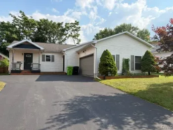 Property at 526 Delmar Place, Salina, NY 13208