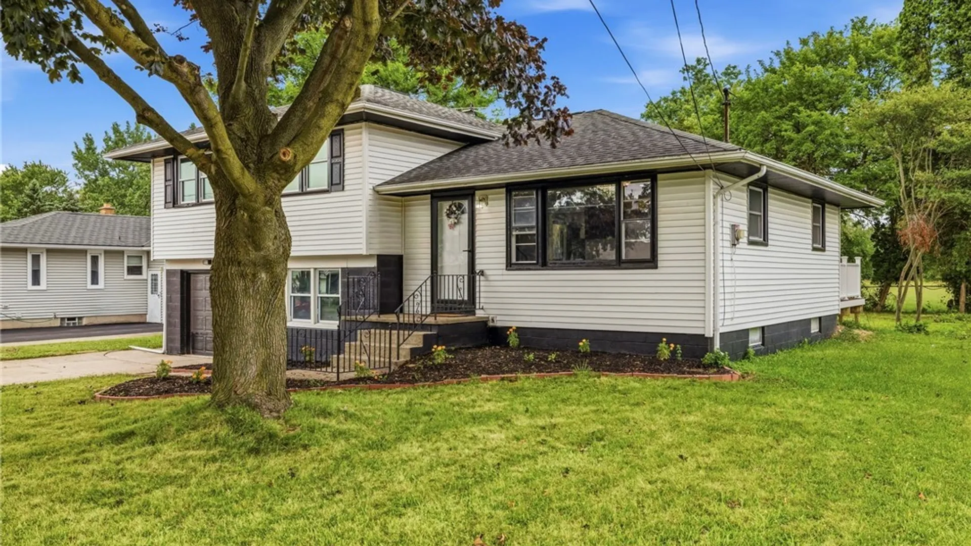 Property at 641 Shad Street, North Tonawanda, NY 14120 3