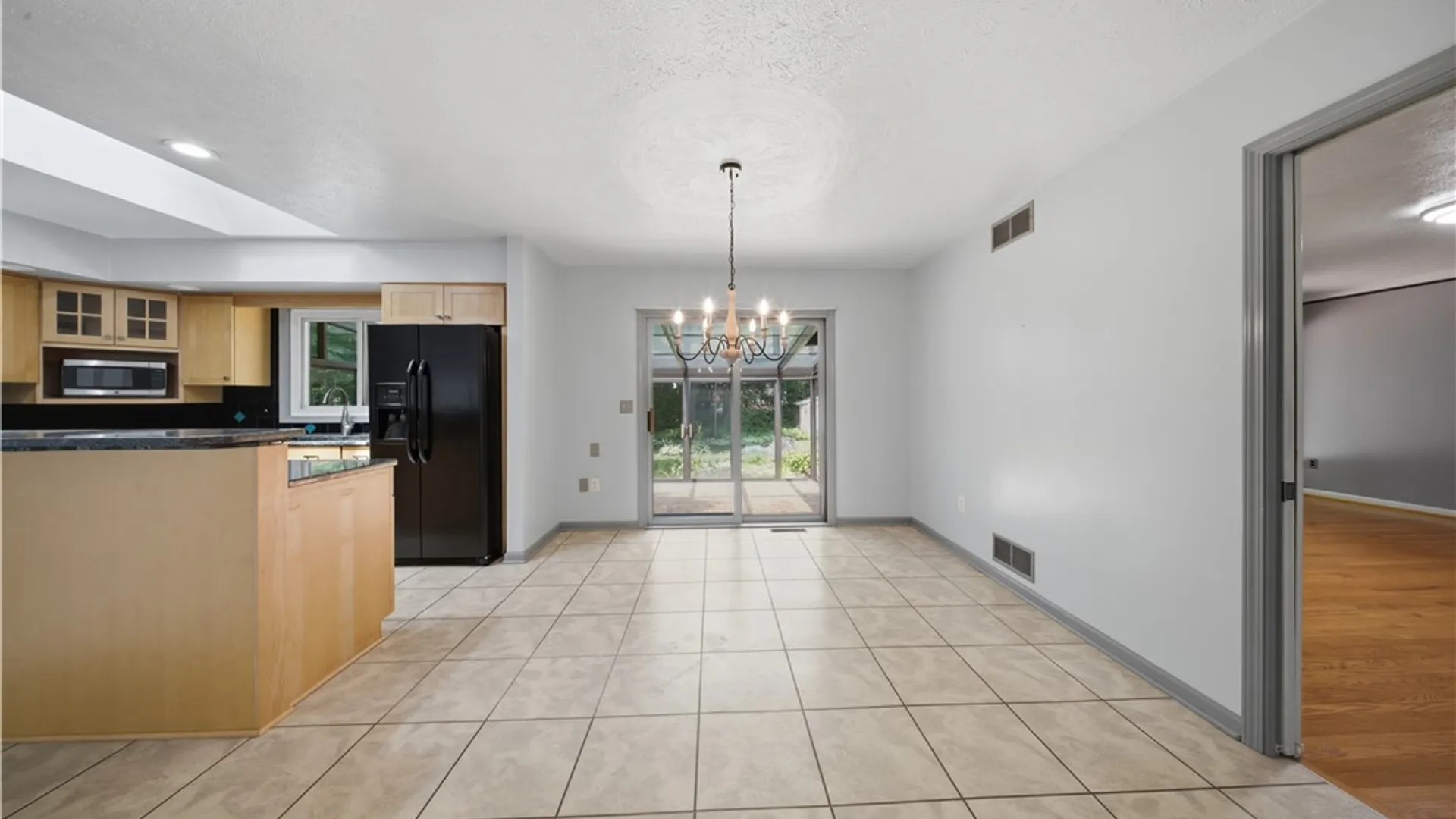 Property at 10 Woodbriar Lane, Chili, NY 14624 9