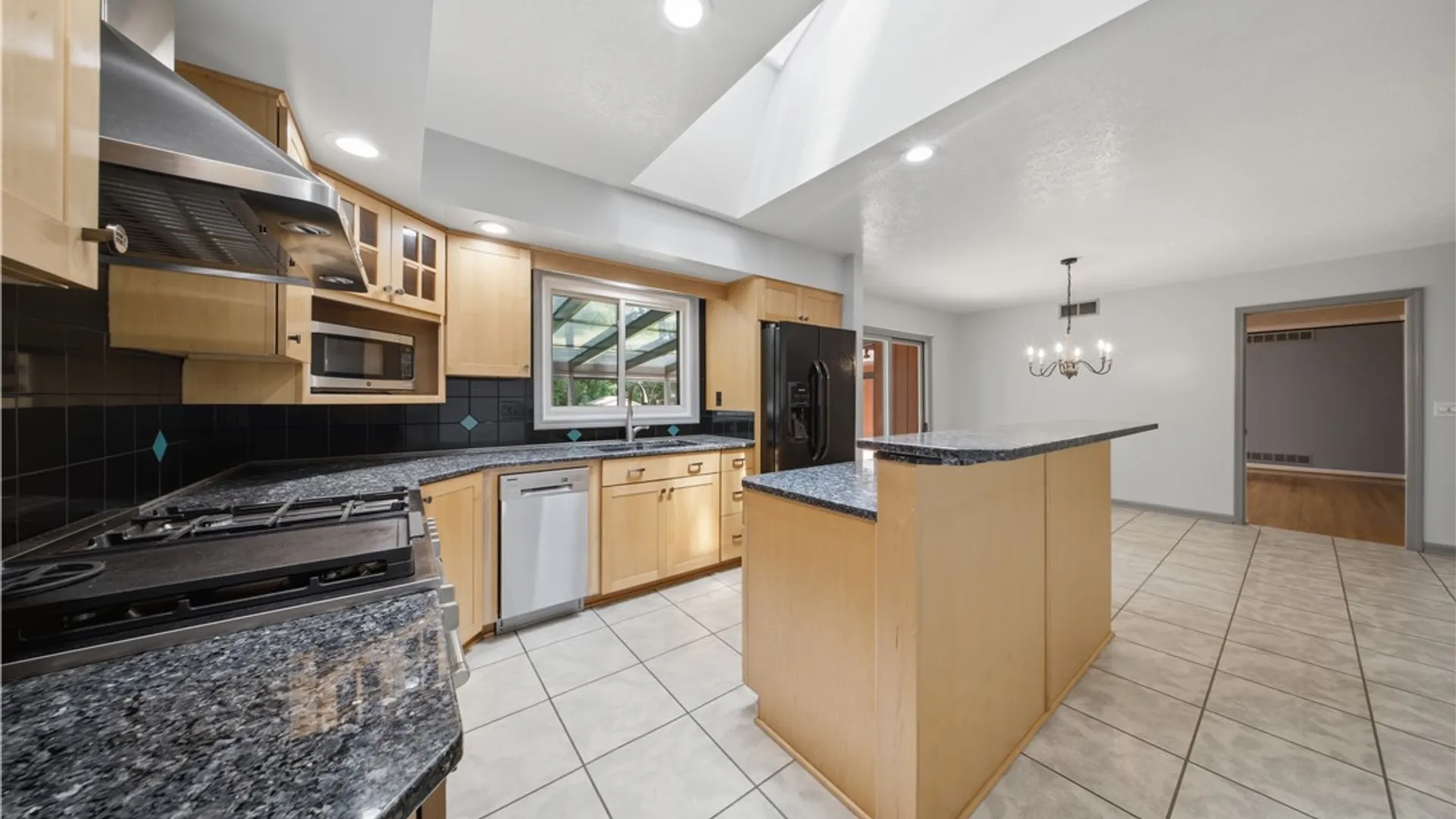 Property at 10 Woodbriar Lane, Chili, NY 14624 11