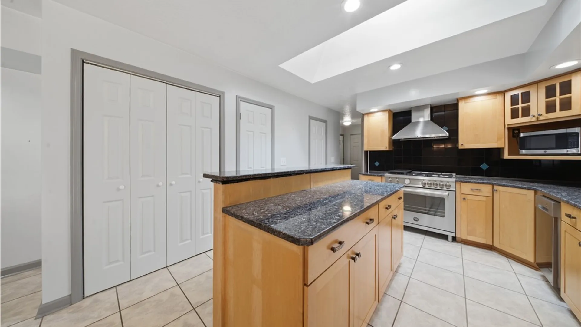 Property at 10 Woodbriar Lane, Chili, NY 14624 15