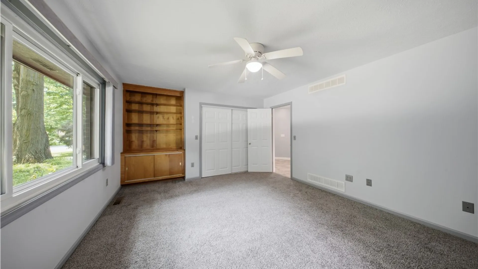 Property at 10 Woodbriar Lane, Chili, NY 14624 18