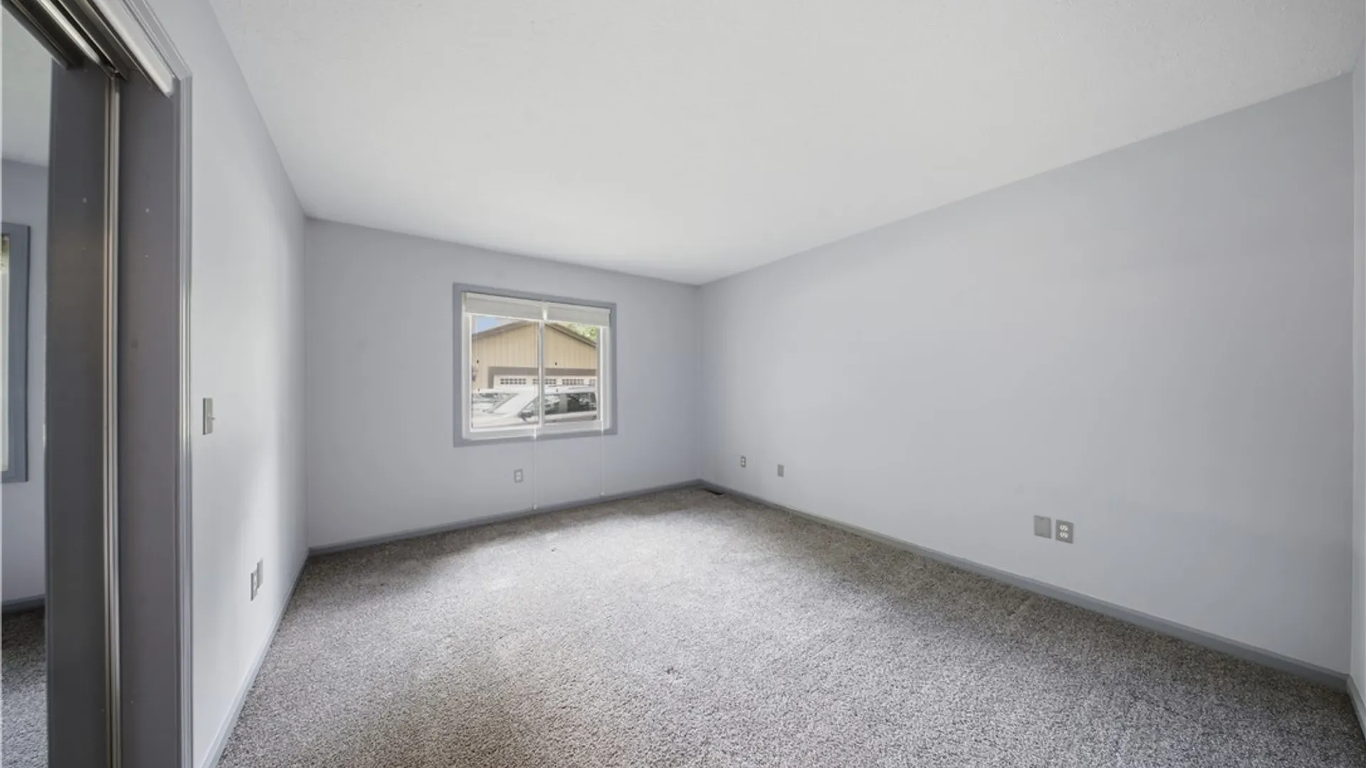 Property at 10 Woodbriar Lane, Chili, NY 14624 21