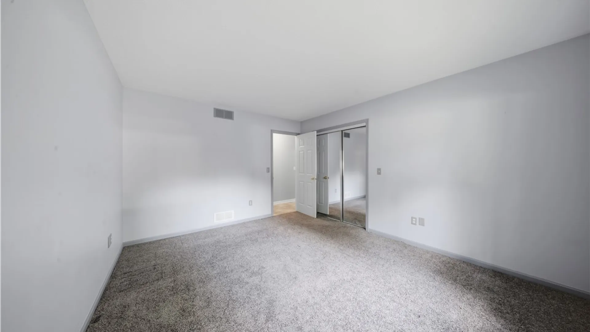Property at 10 Woodbriar Lane, Chili, NY 14624 22